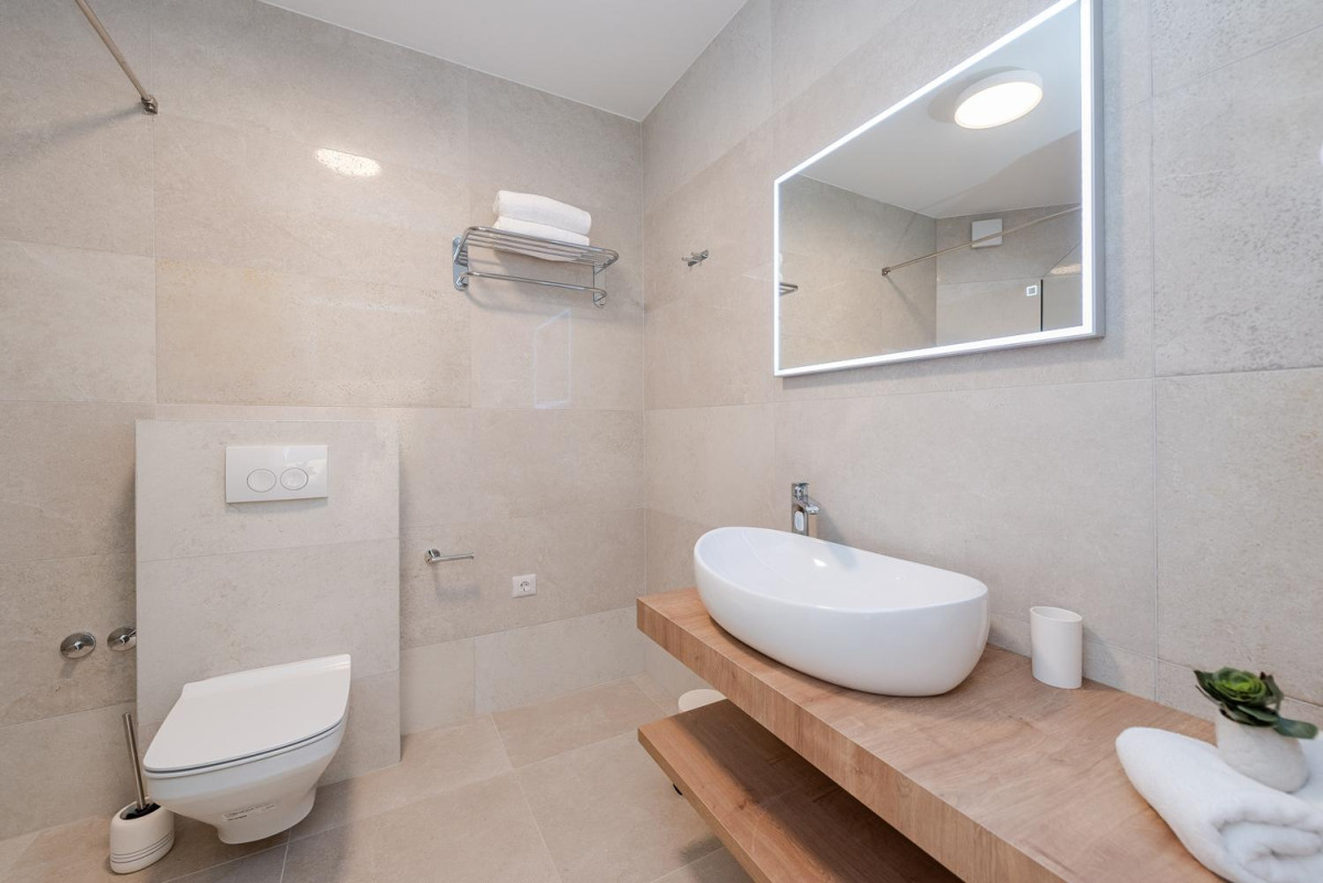 Villa White Diamond