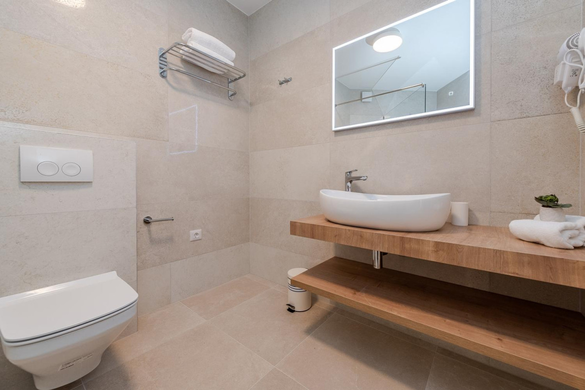 Villa White Diamond