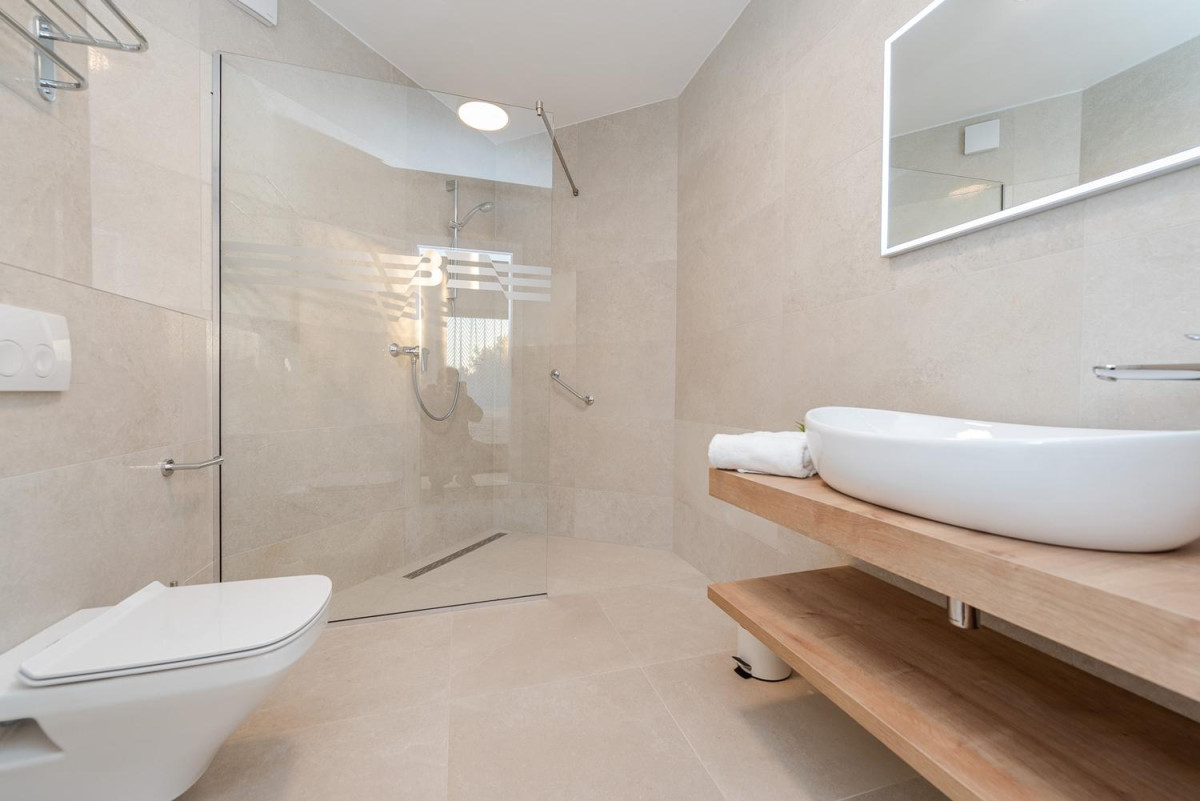 Villa White Diamond