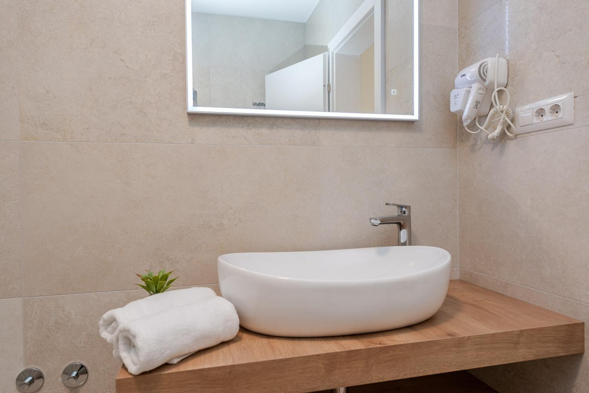 Villa White Diamond