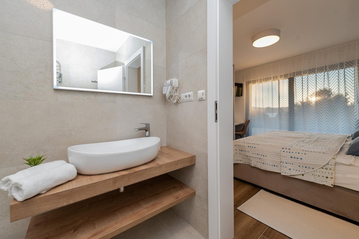 Villa White Diamond