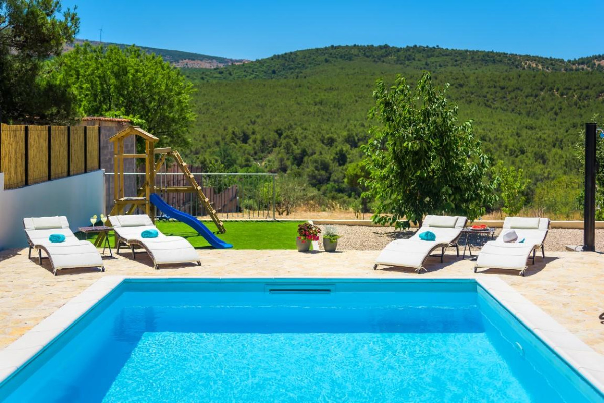 Villa R&B, Sibenik