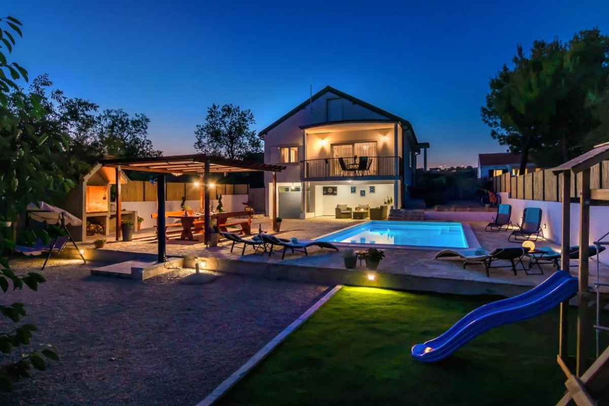 Villa R&B