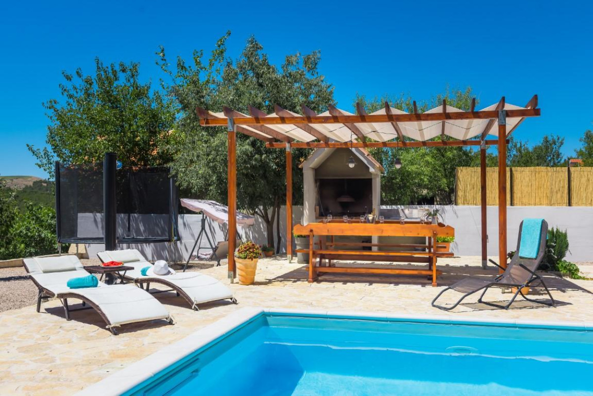 Villa R&B