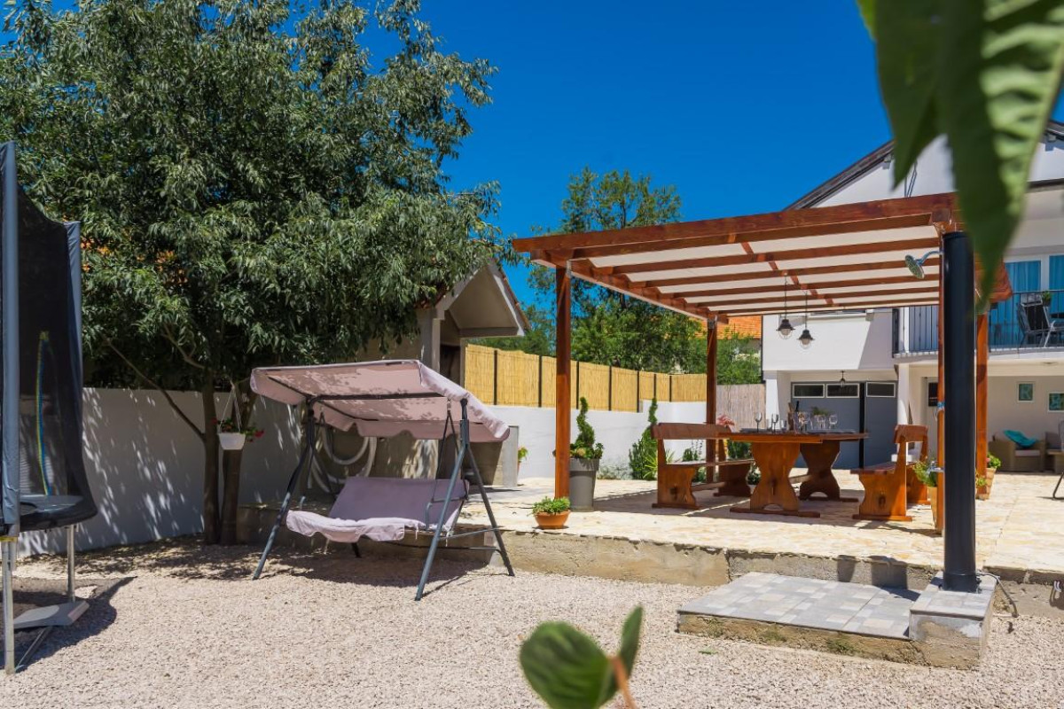 Villa R&B