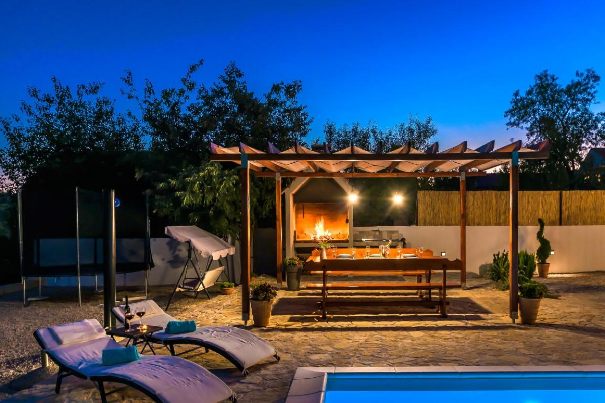 Villa R&B