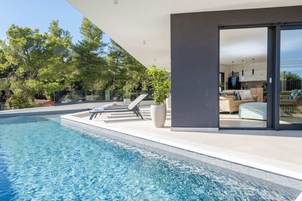 Villa White Diamond