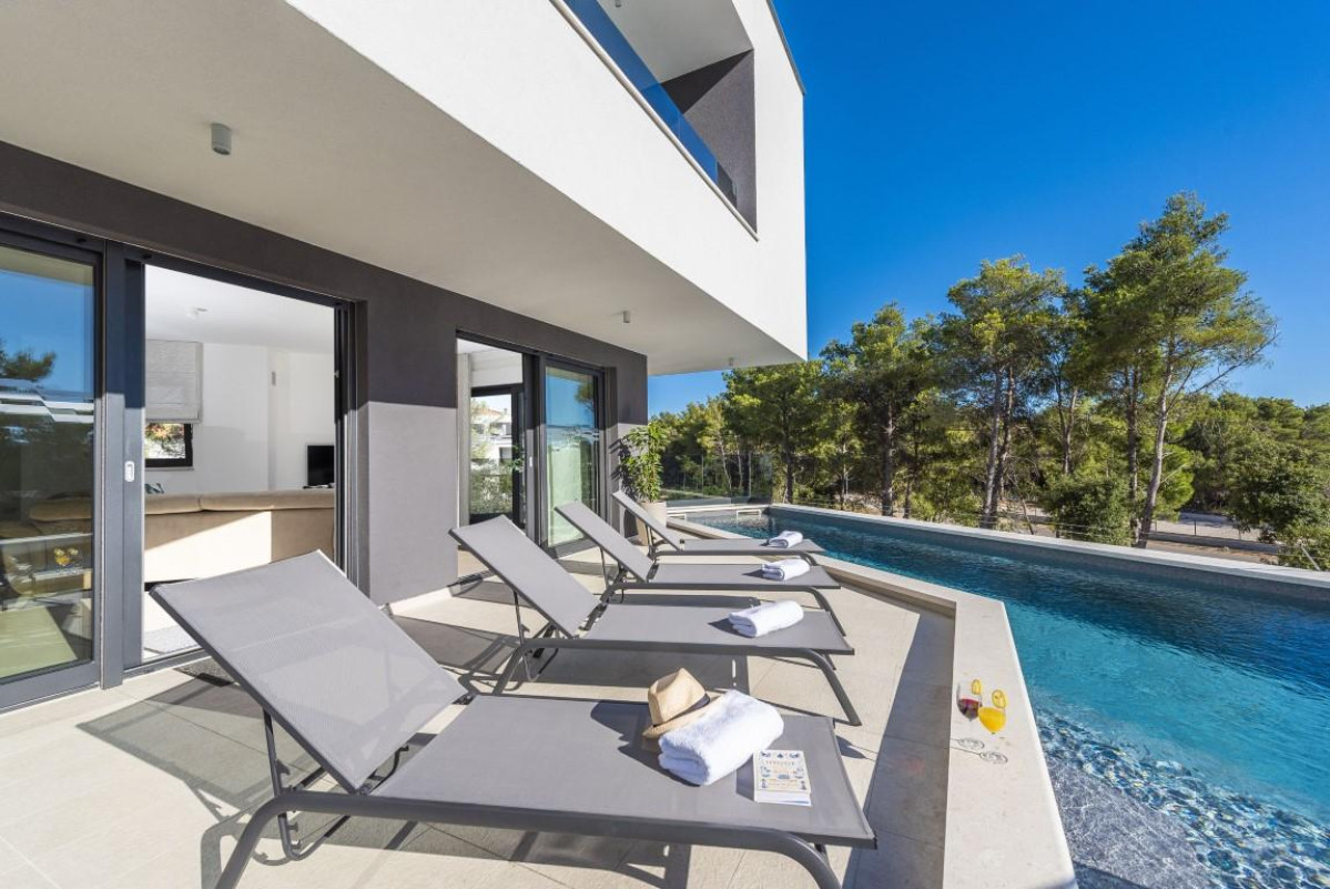 Villa White Diamond