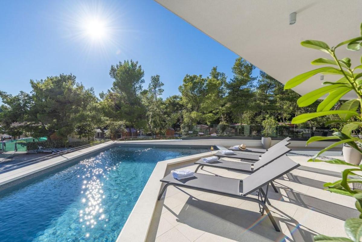 Villa White Diamond