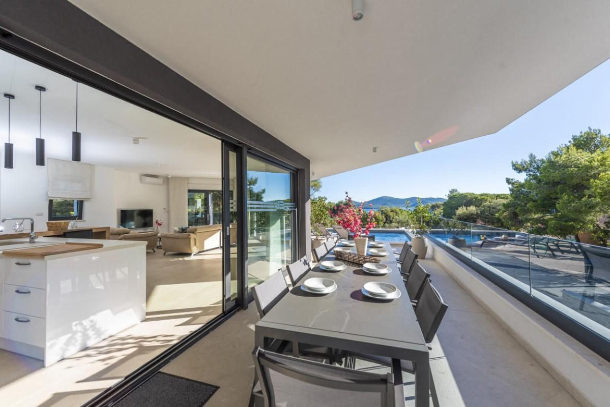 Villa White Diamond