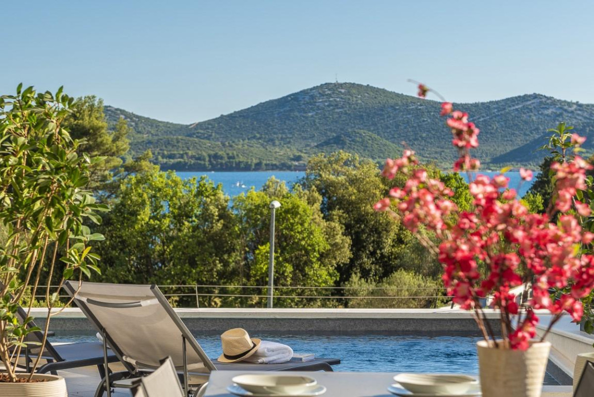 Villa White Diamond