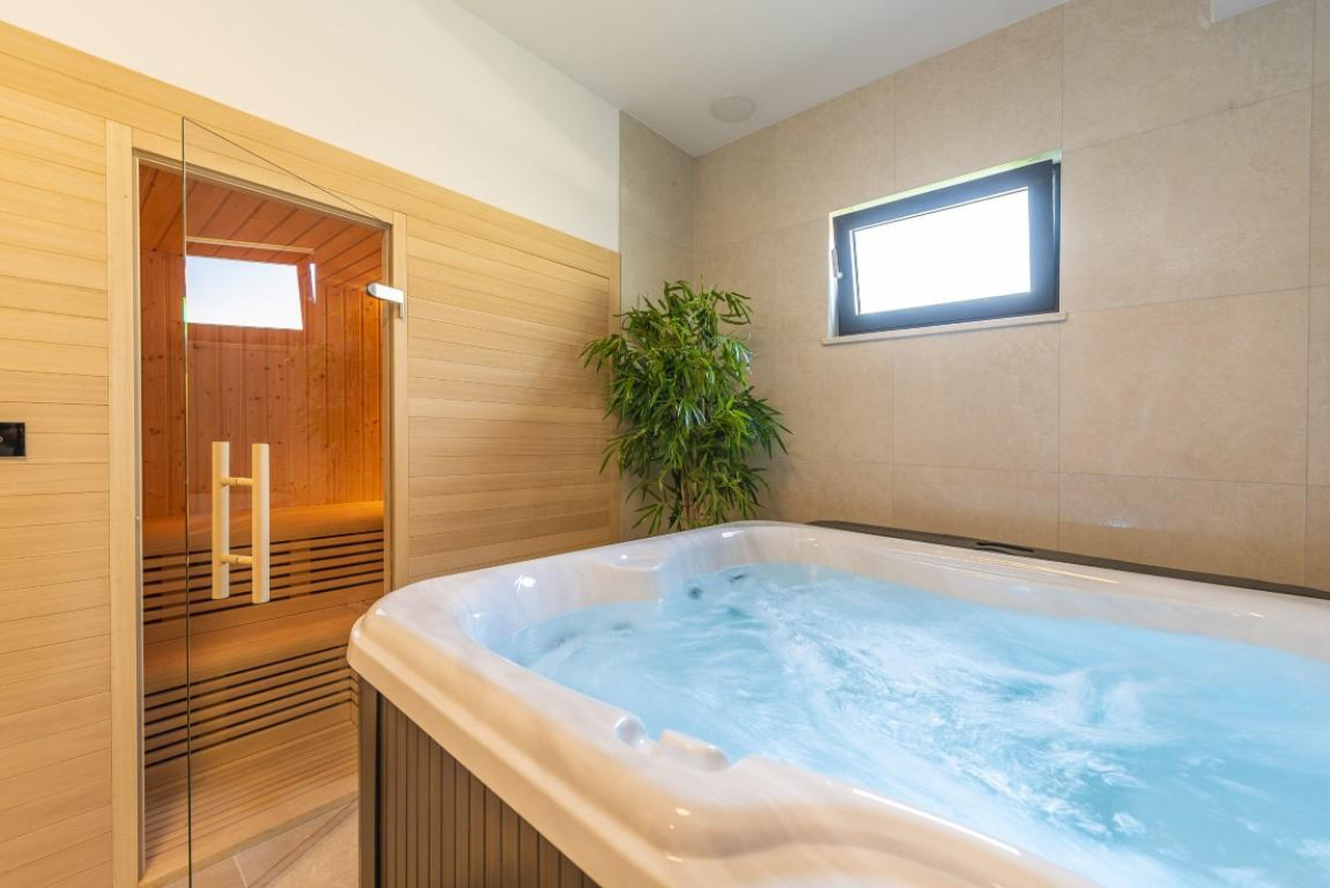 Villa White Diamond