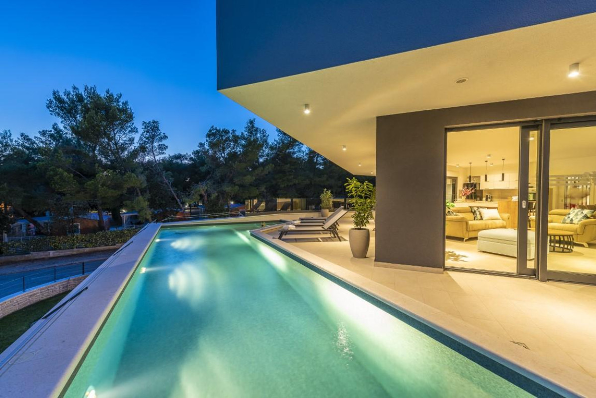 Villa White Diamond