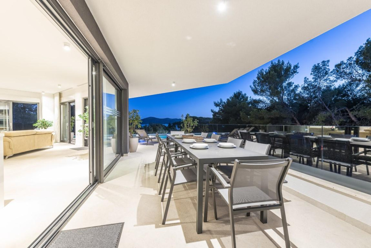 Villa White Diamond