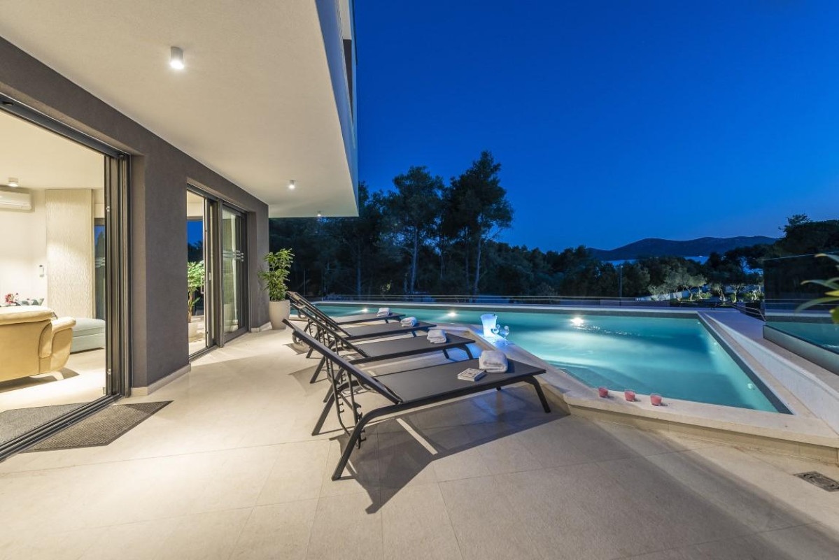 Villa White Diamond