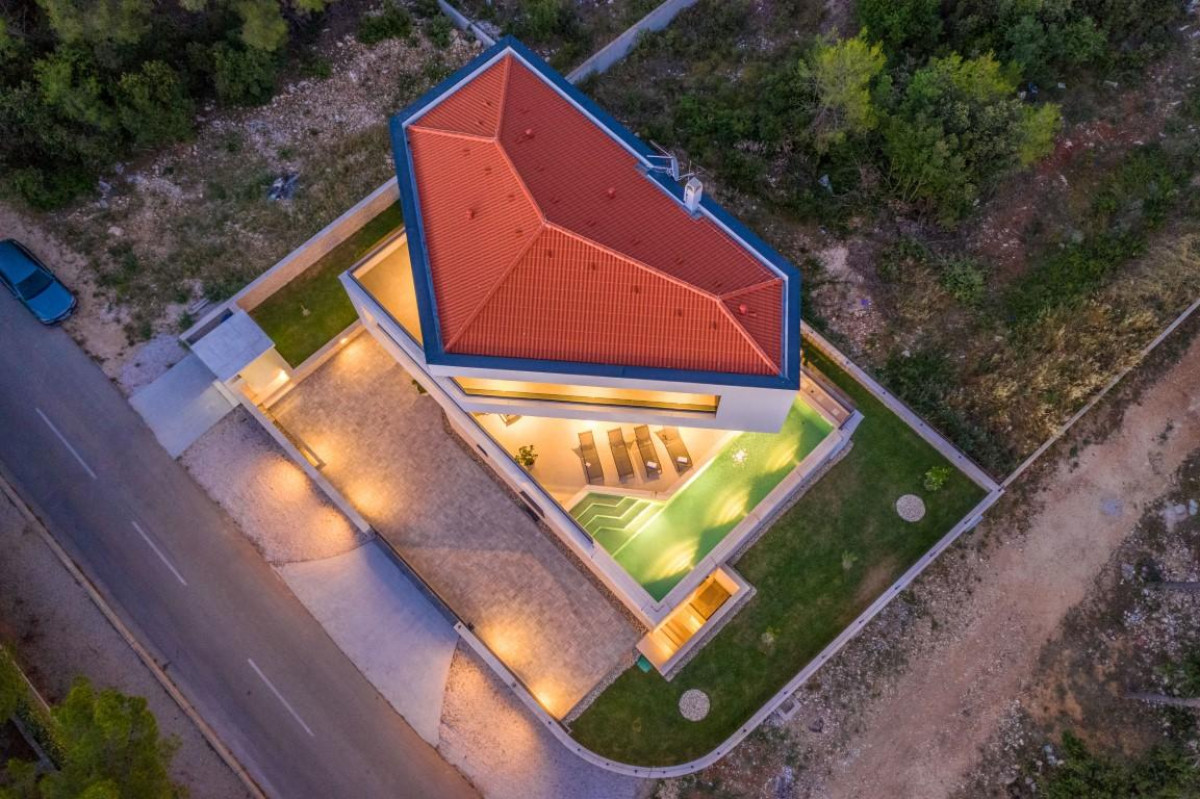 Villa White Diamond