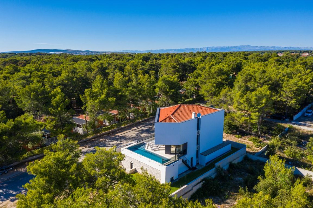 Villa White Diamond