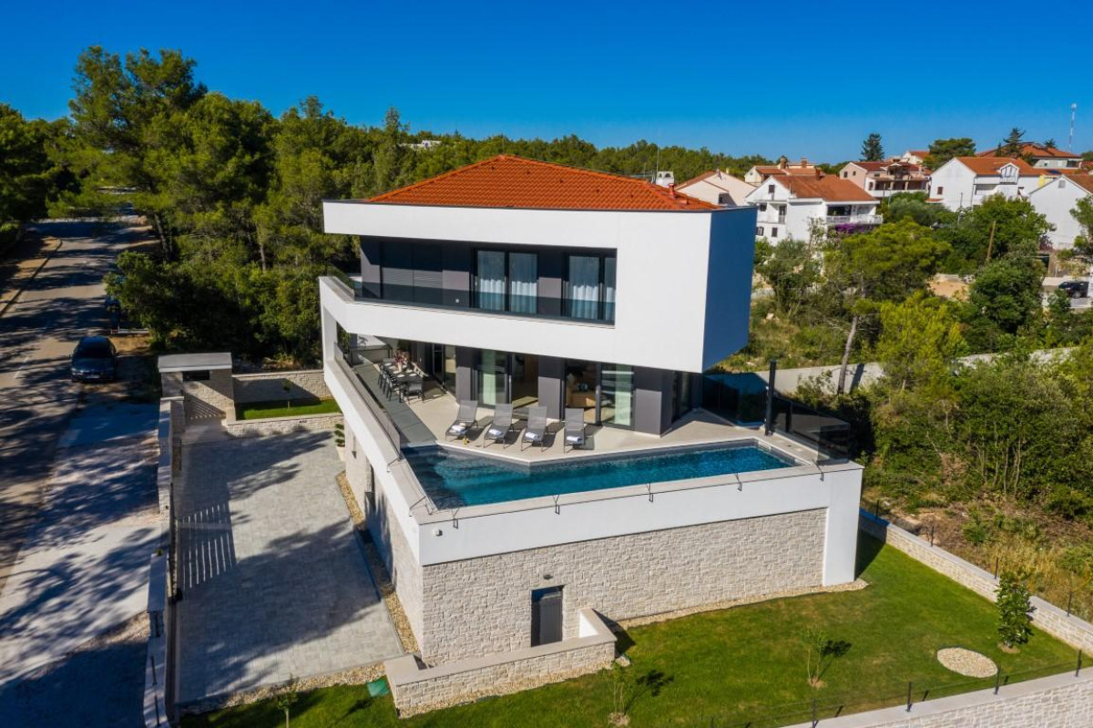 Villa White Diamond