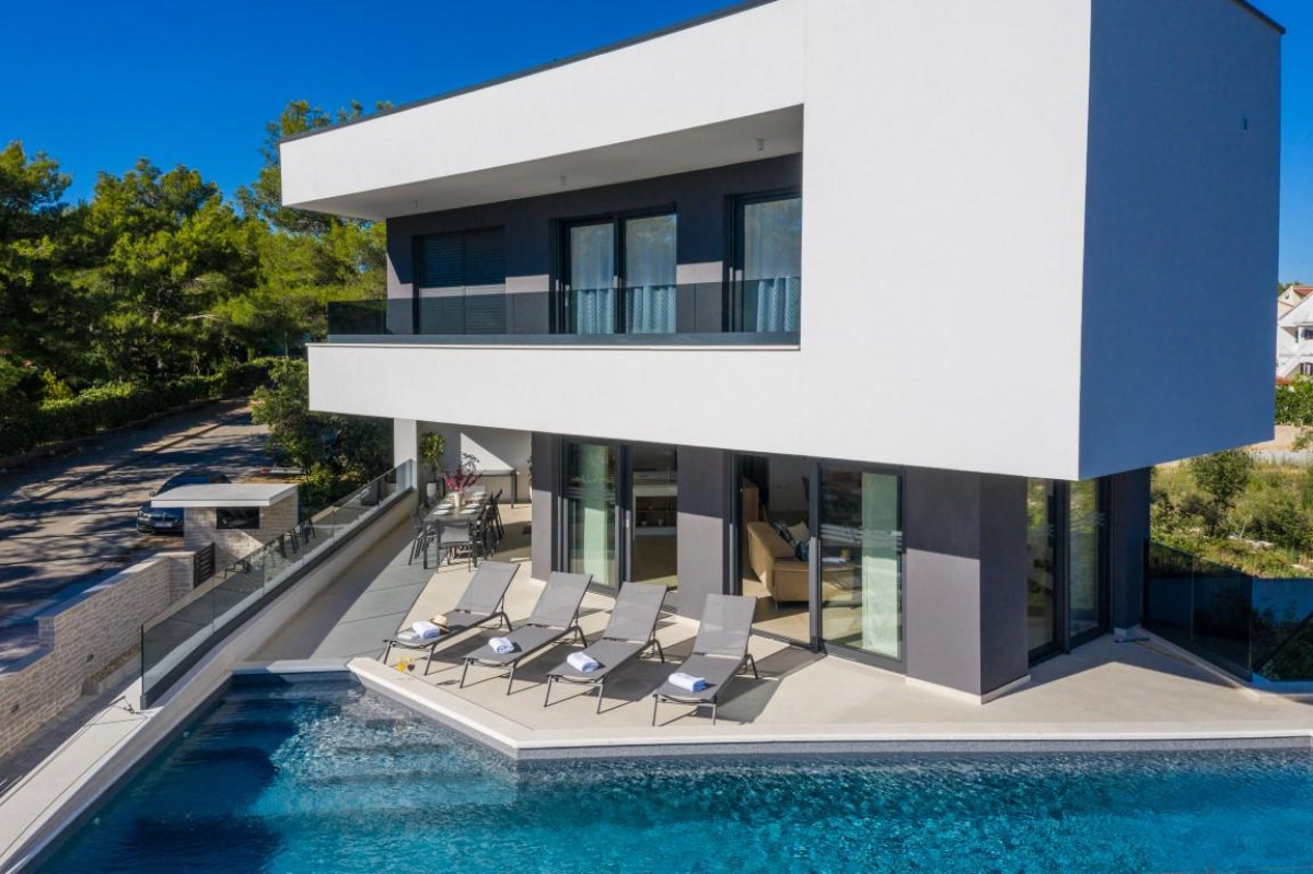 Villa White Diamond