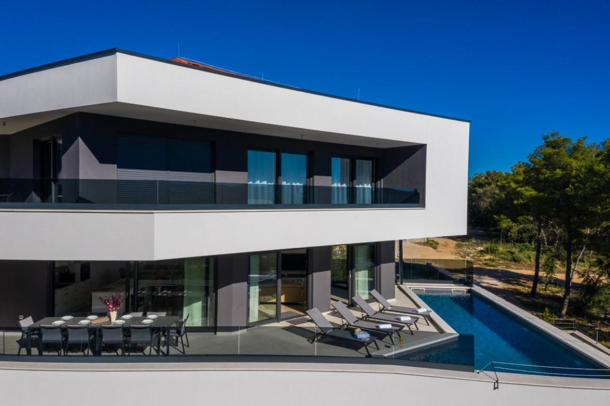 Villa White Diamond
