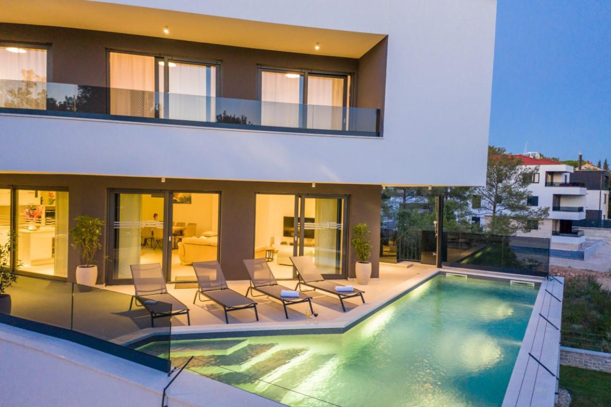 Villa White Diamond