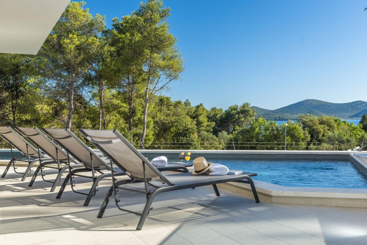 Villa White Diamond