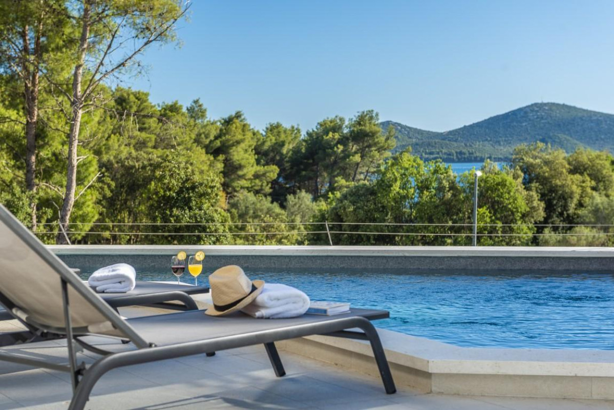 Villa White Diamond