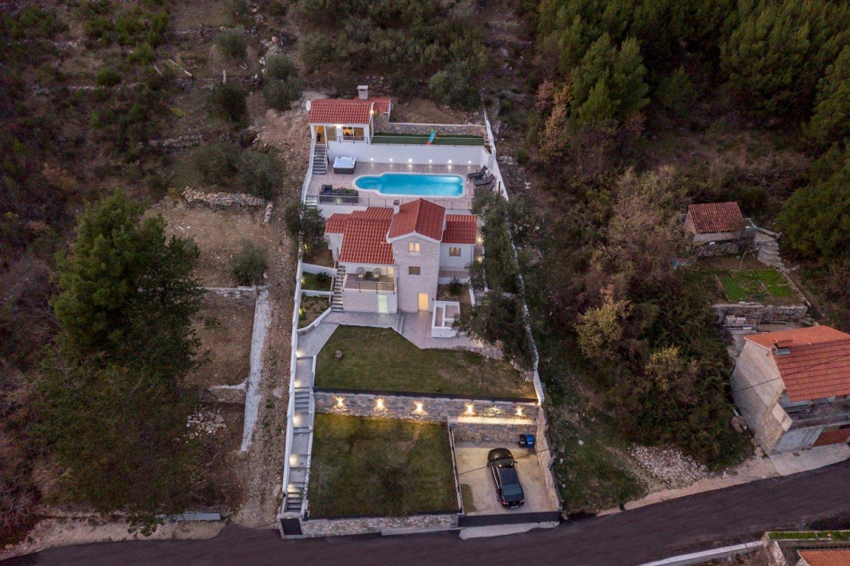 Villa Carica