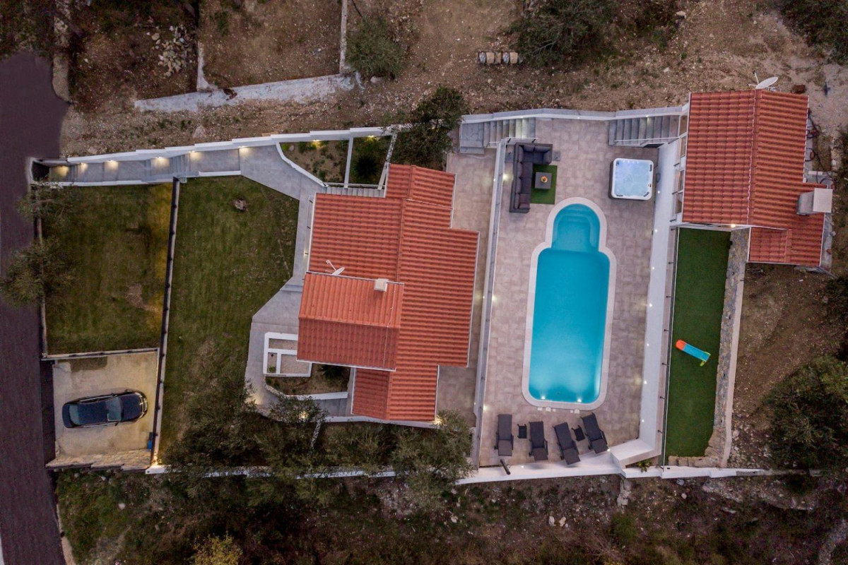 Villa Carica