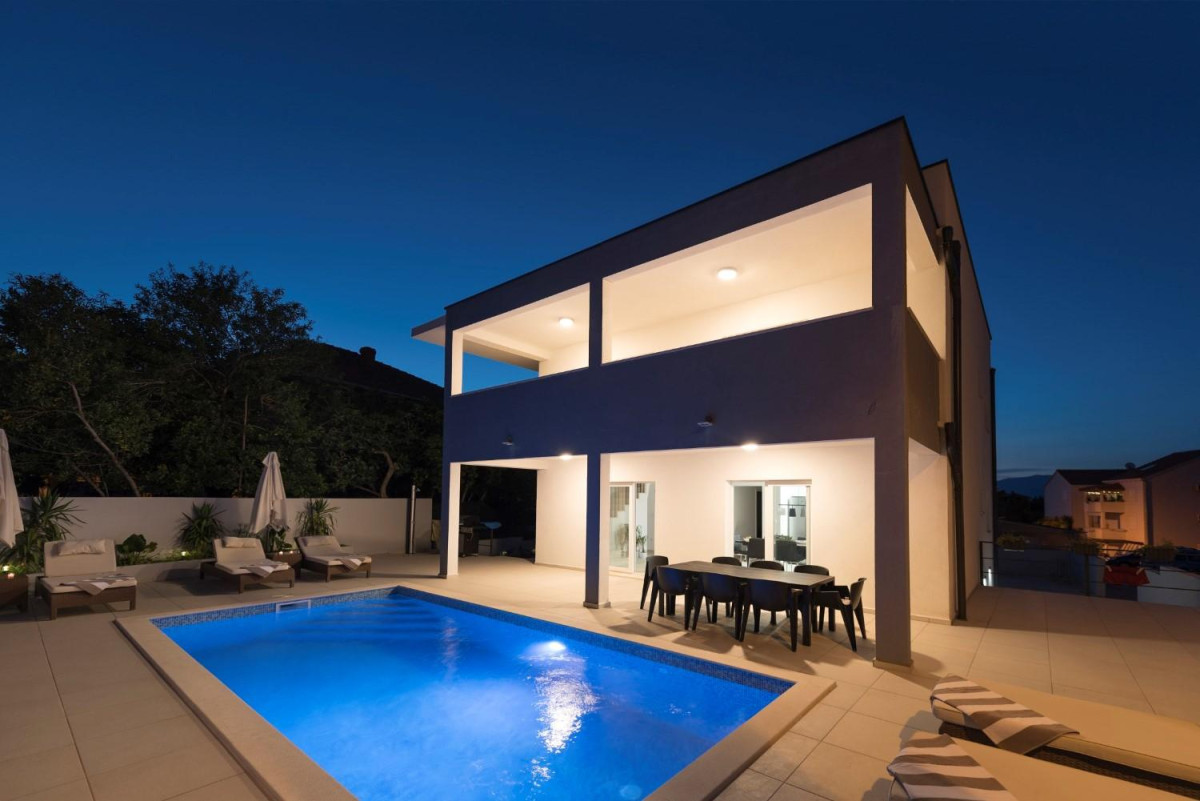 Villa Lana Holiday Home
