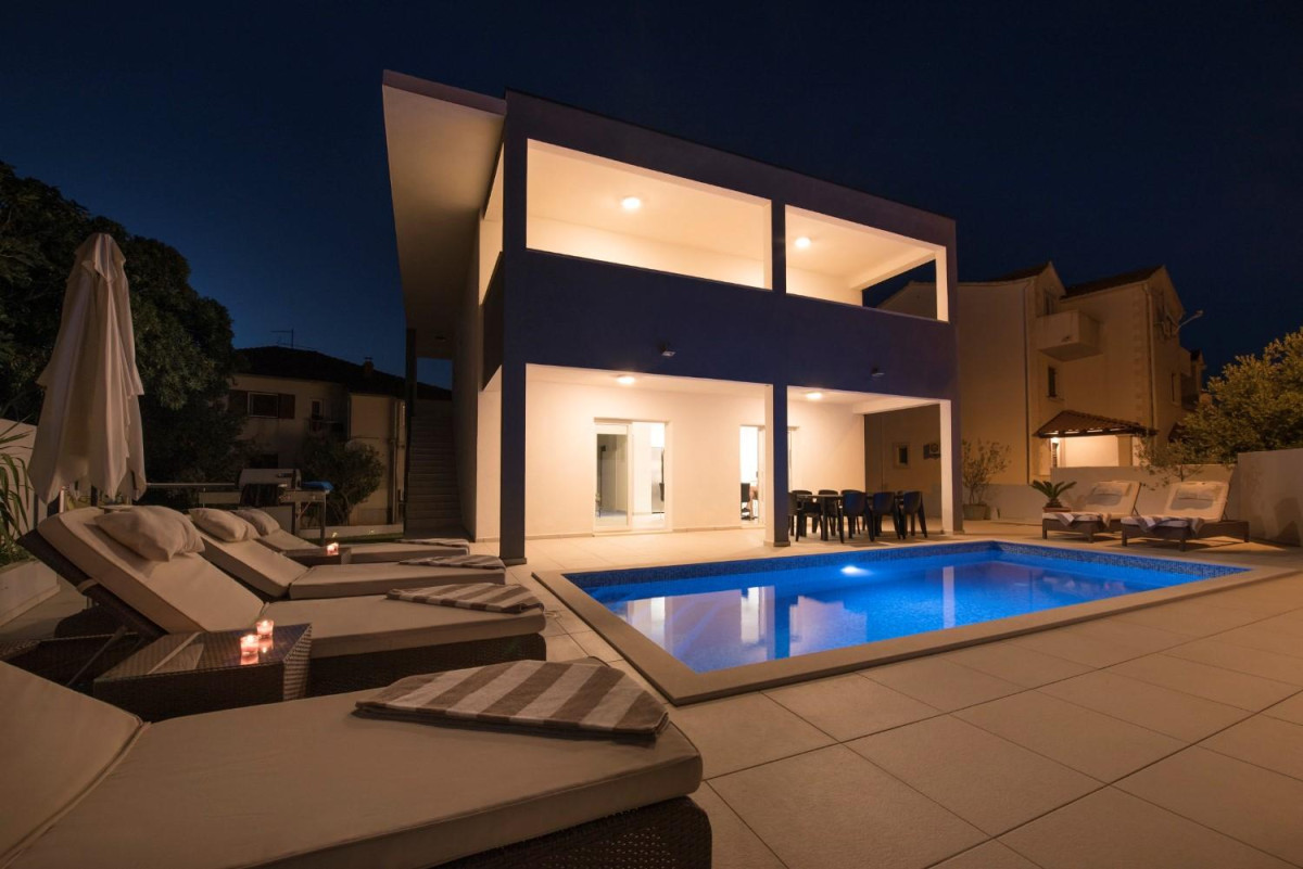 Villa Lana Holiday Home
