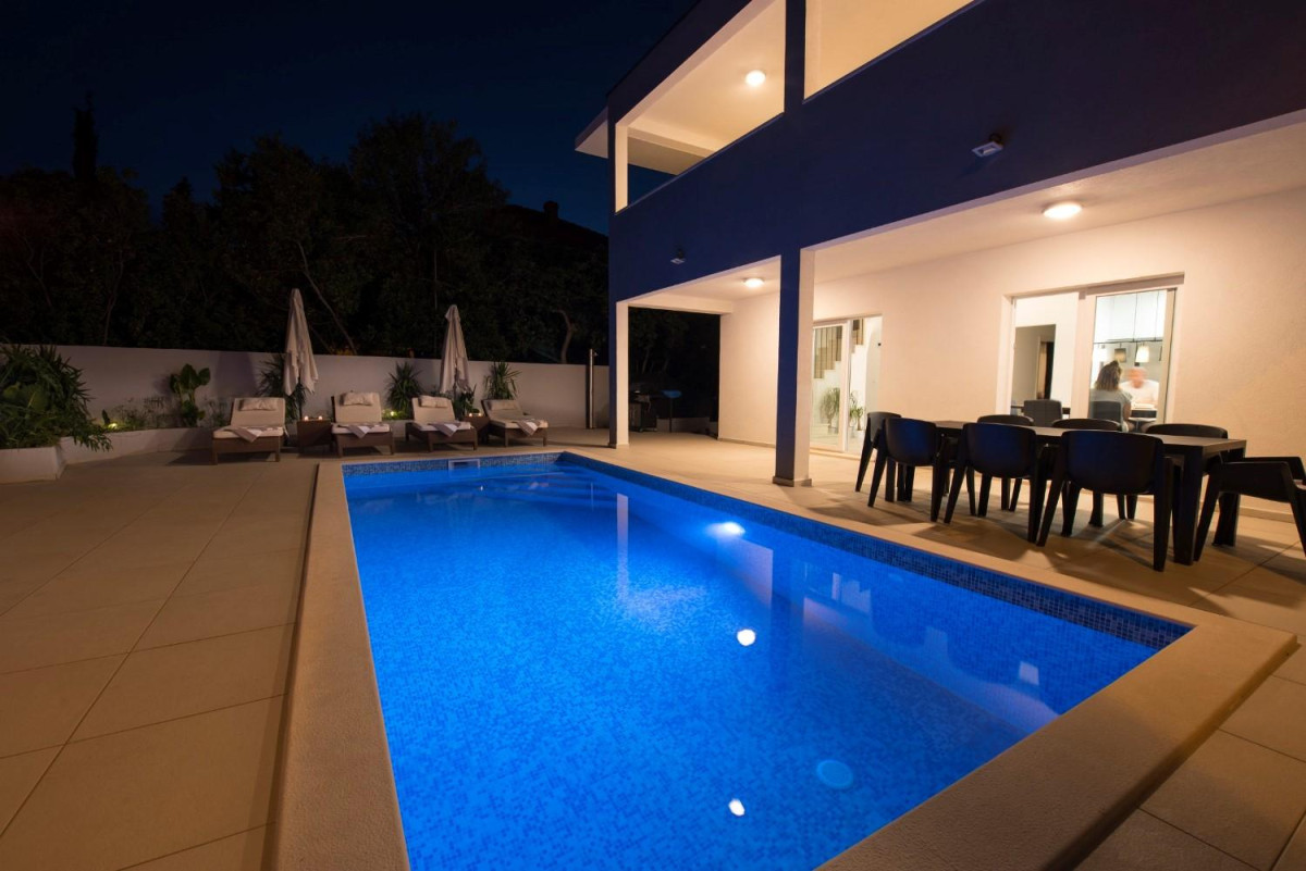 Villa Lana Holiday Home