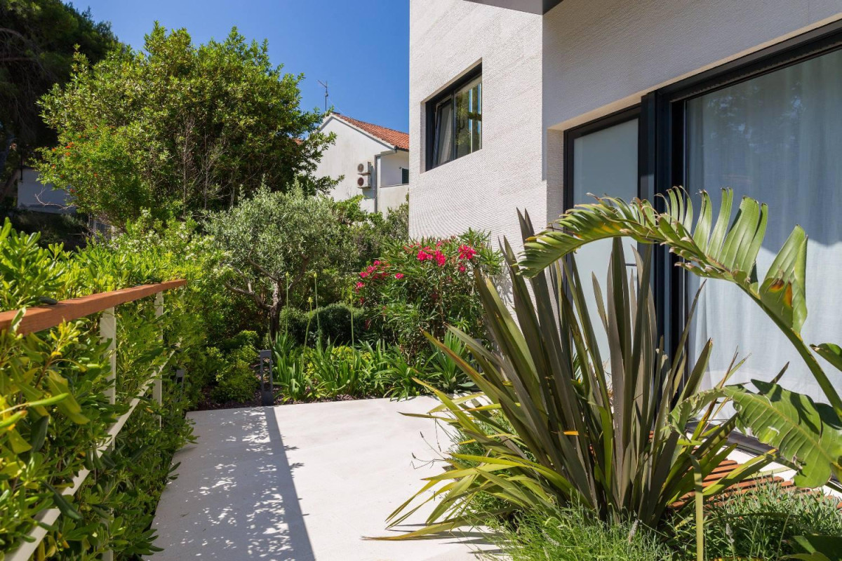 Villa Garden