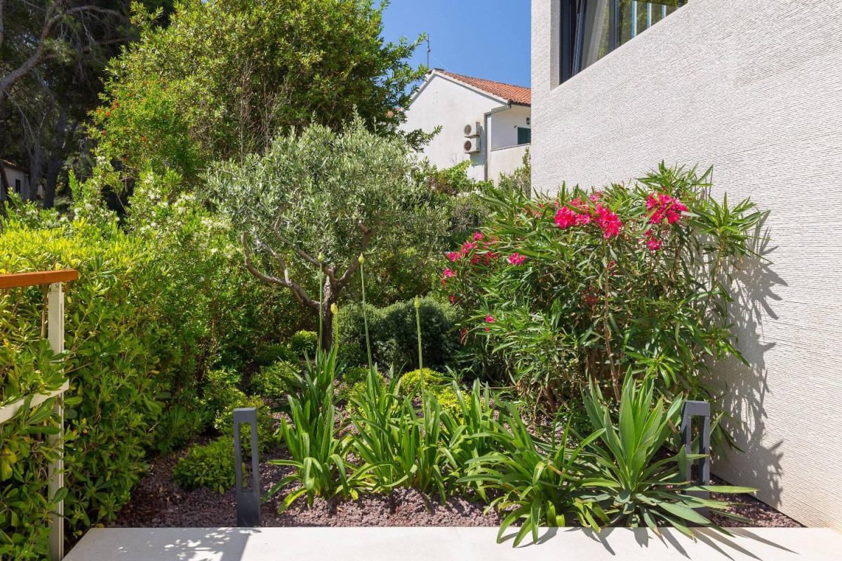 Villa Garden