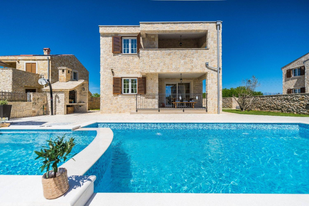 Villa Lily