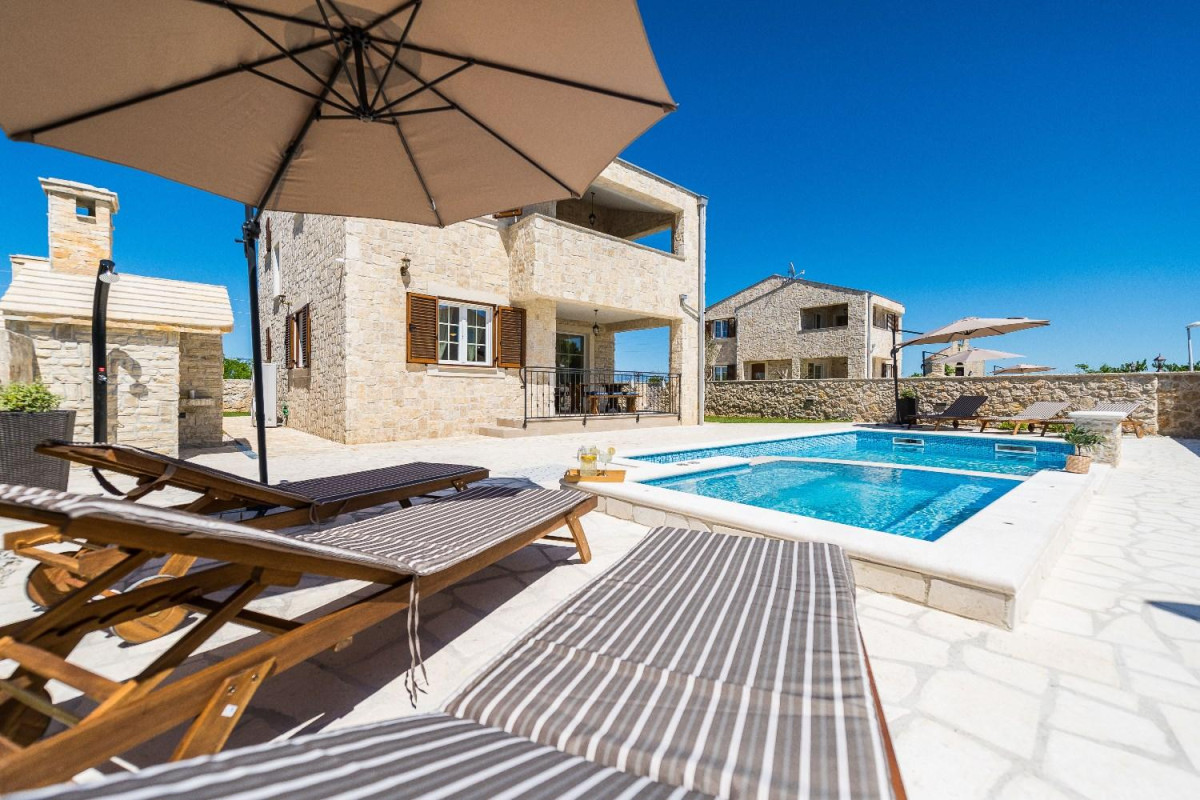 Villa Lily