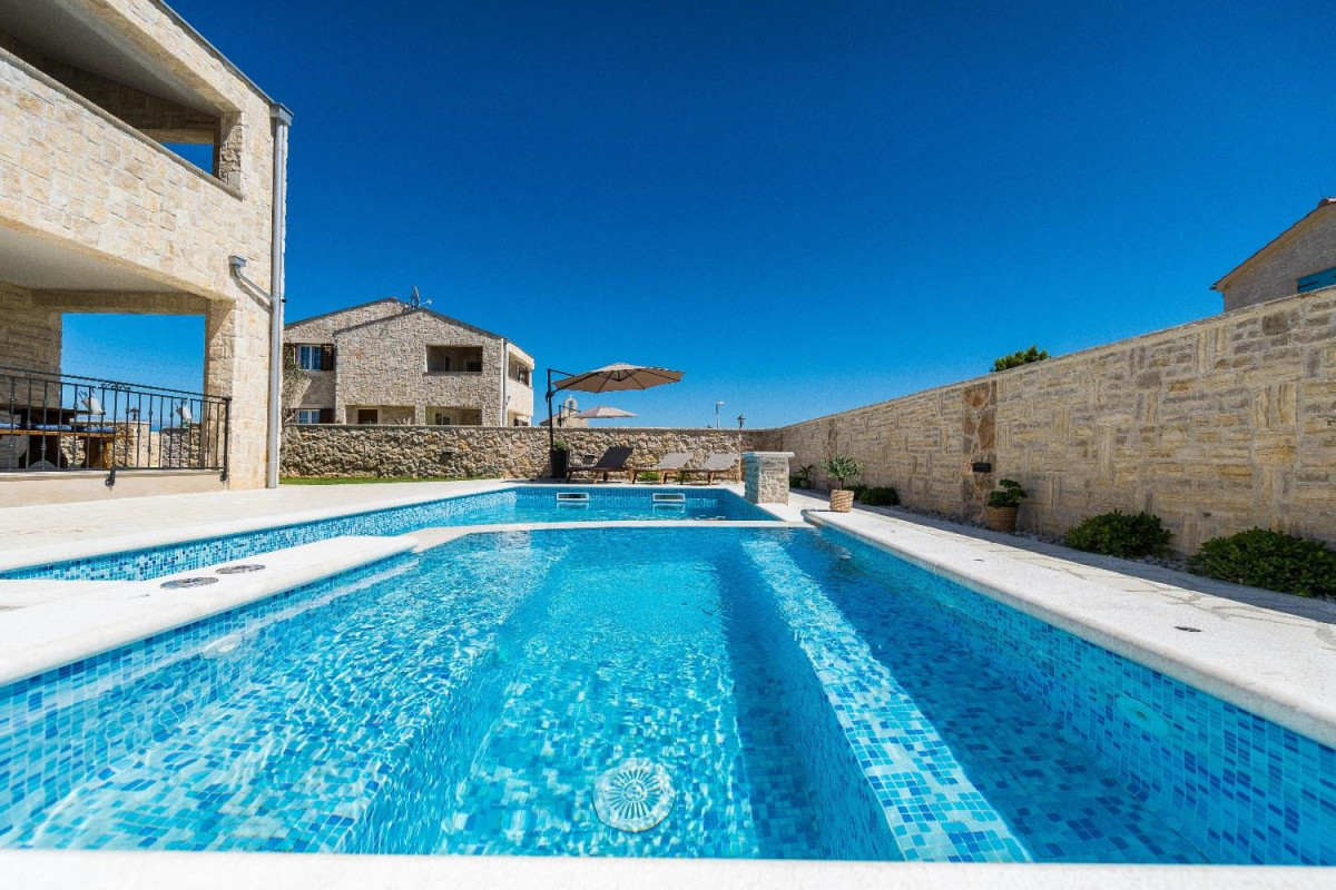 Villa Lily
