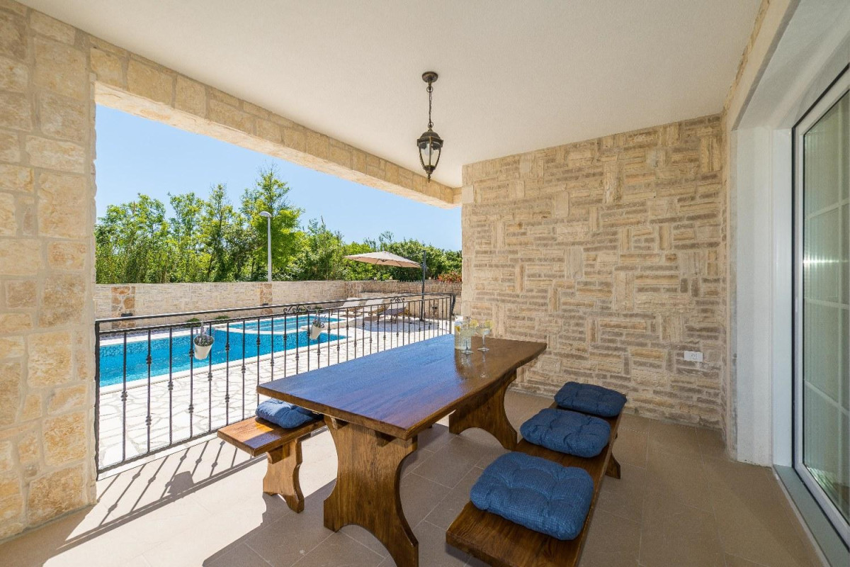 Villa Lily