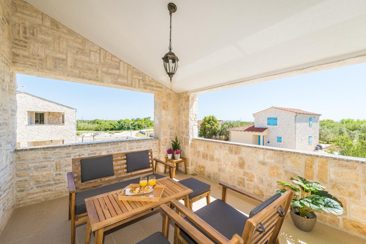Villa Lily