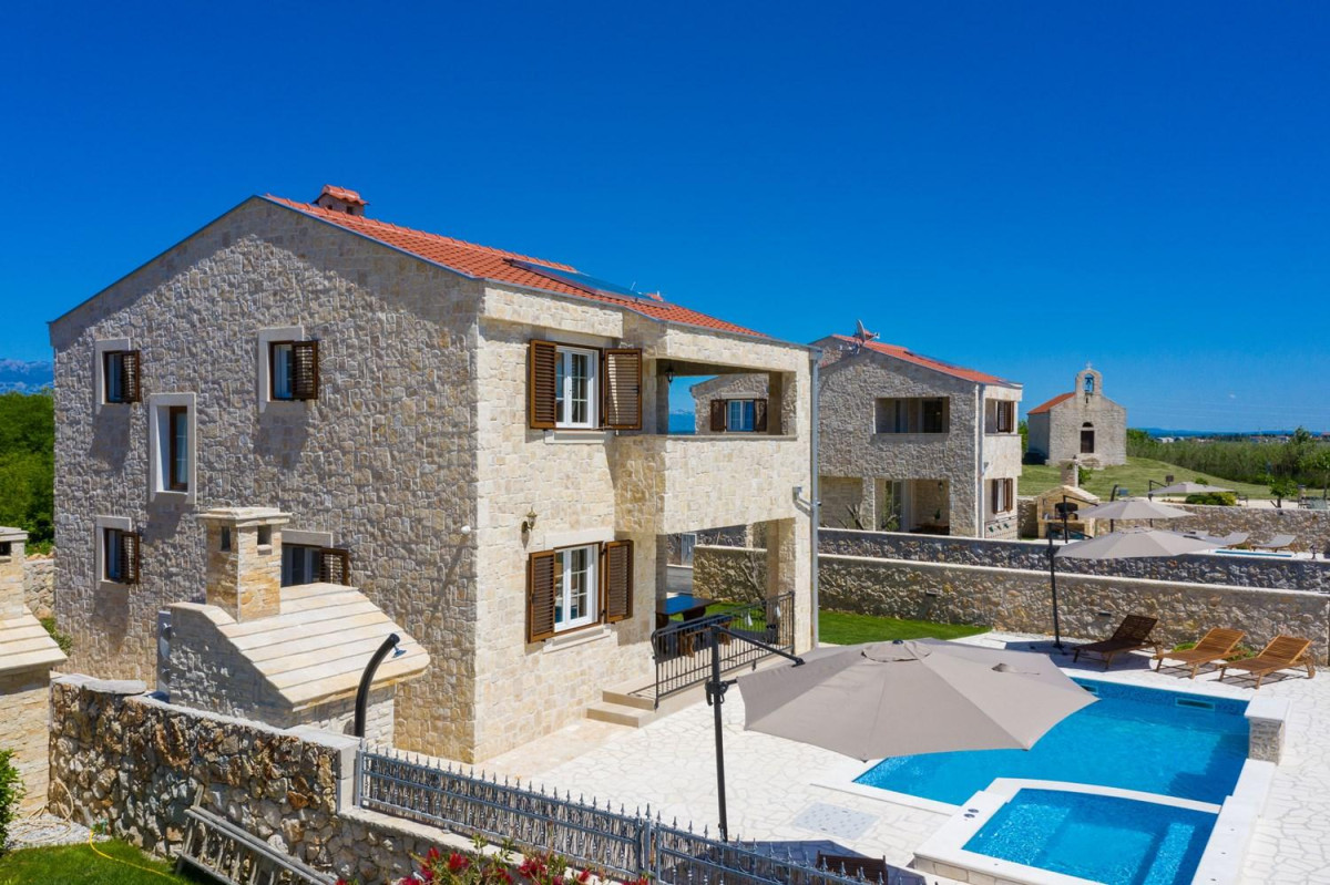 Villa Lily