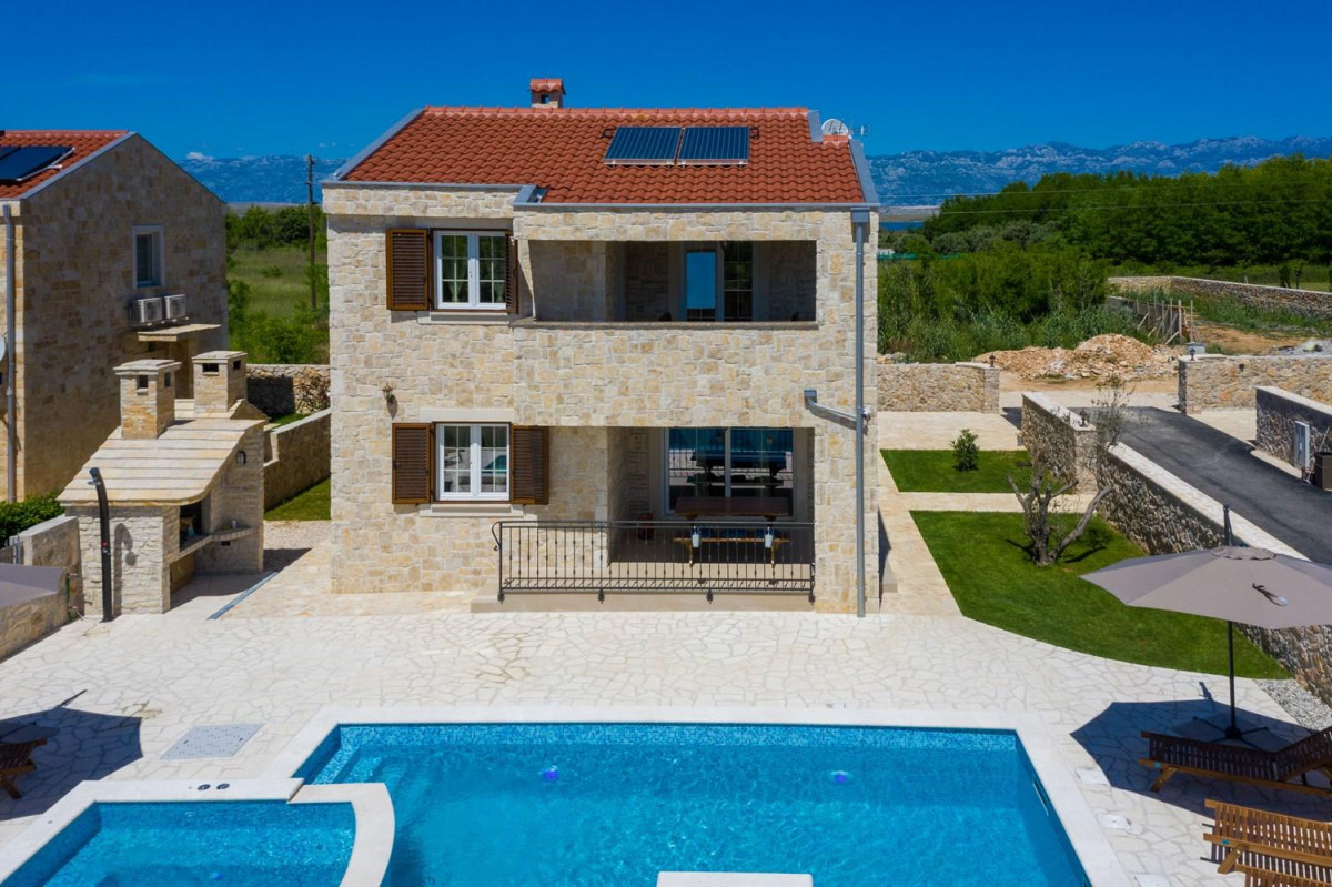 Villa Lily