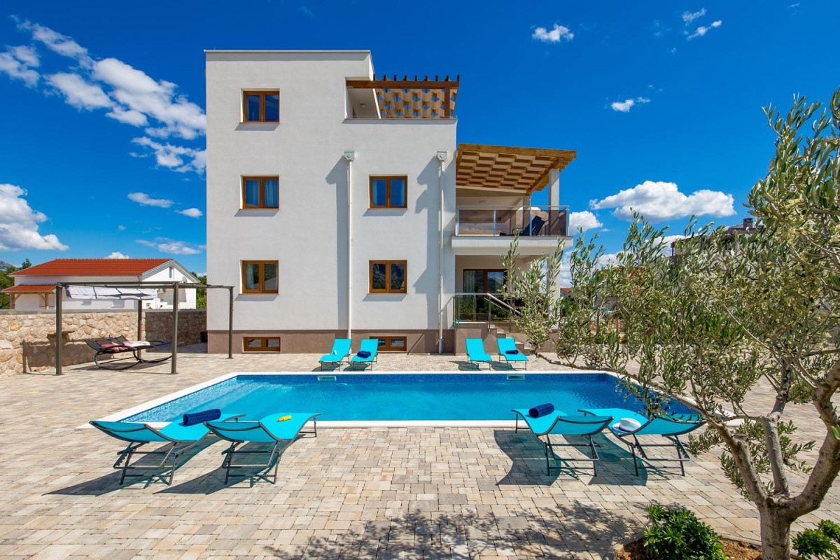 Villa Grandioza