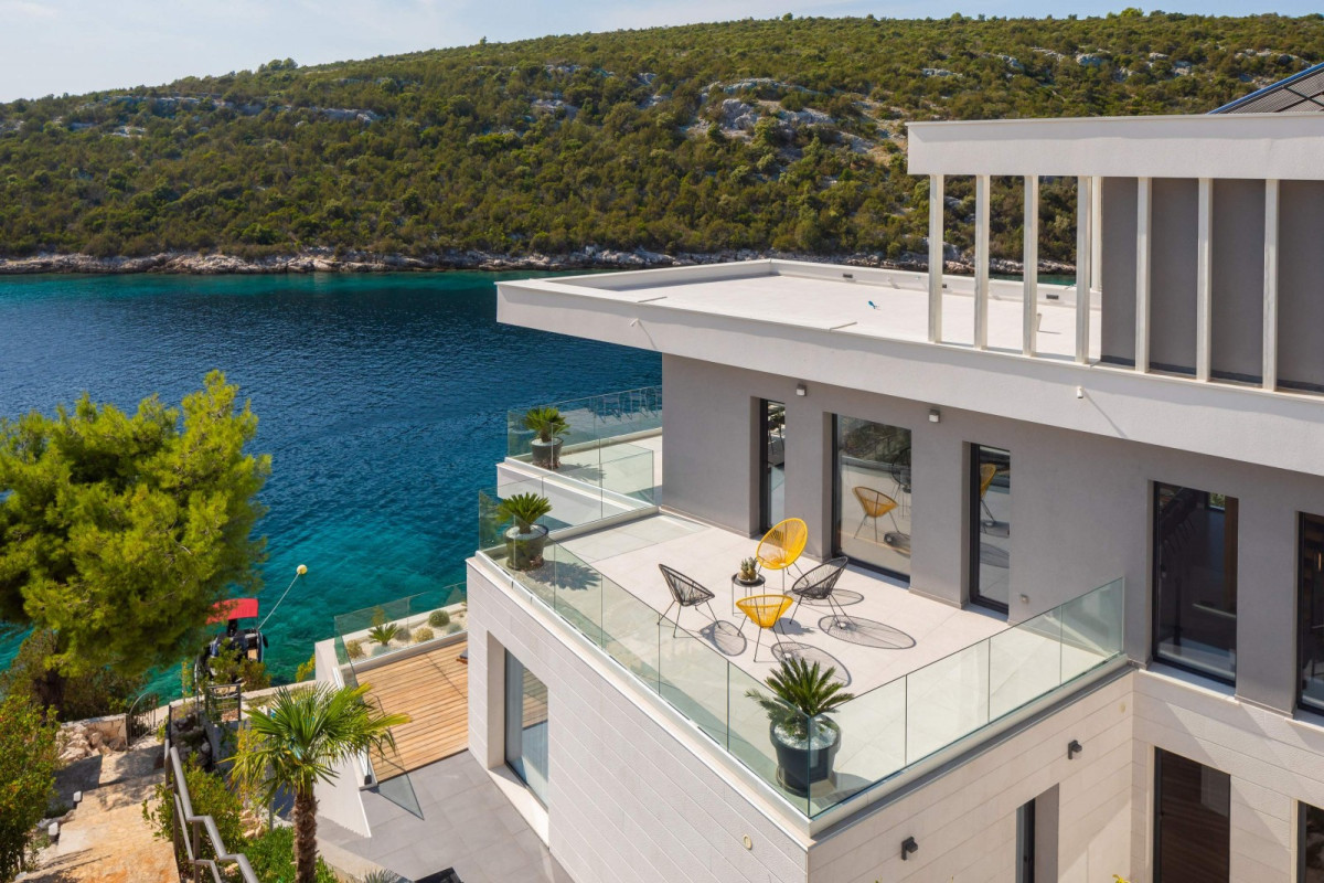 Villa Extravaganza