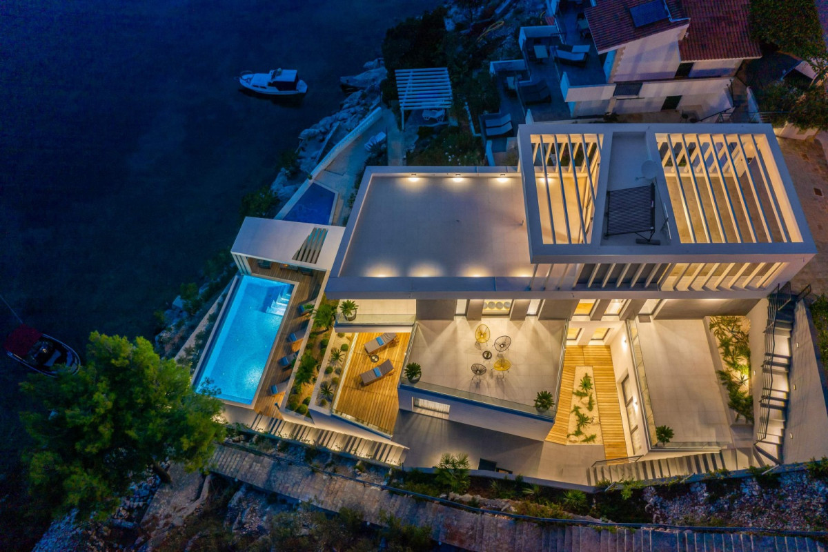 Villa Extravaganza
