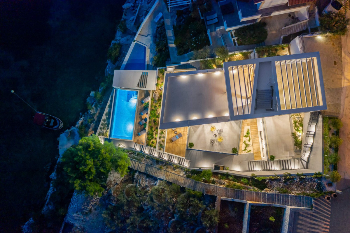 Villa Extravaganza