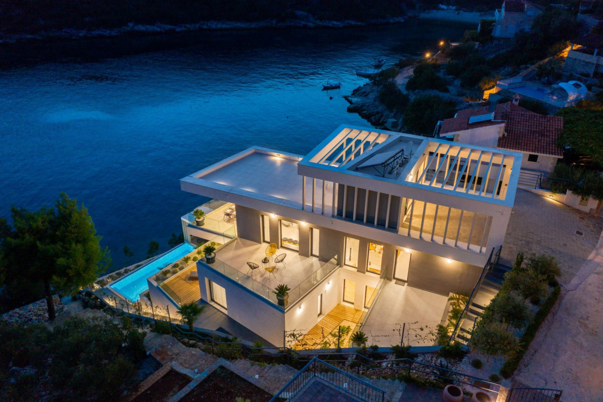 Villa Extravaganza