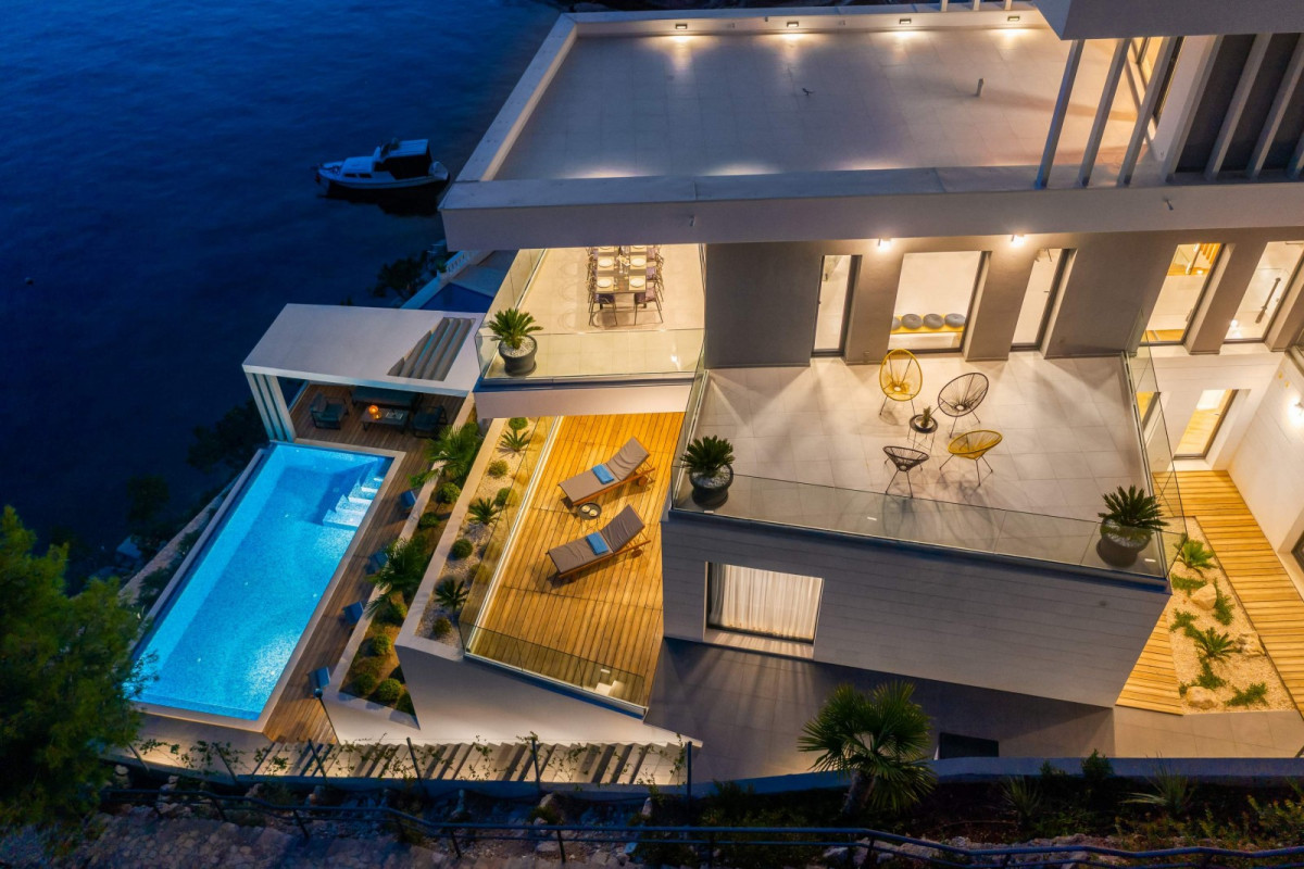 Villa Extravaganza