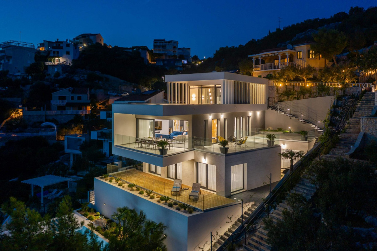 Villa Extravaganza
