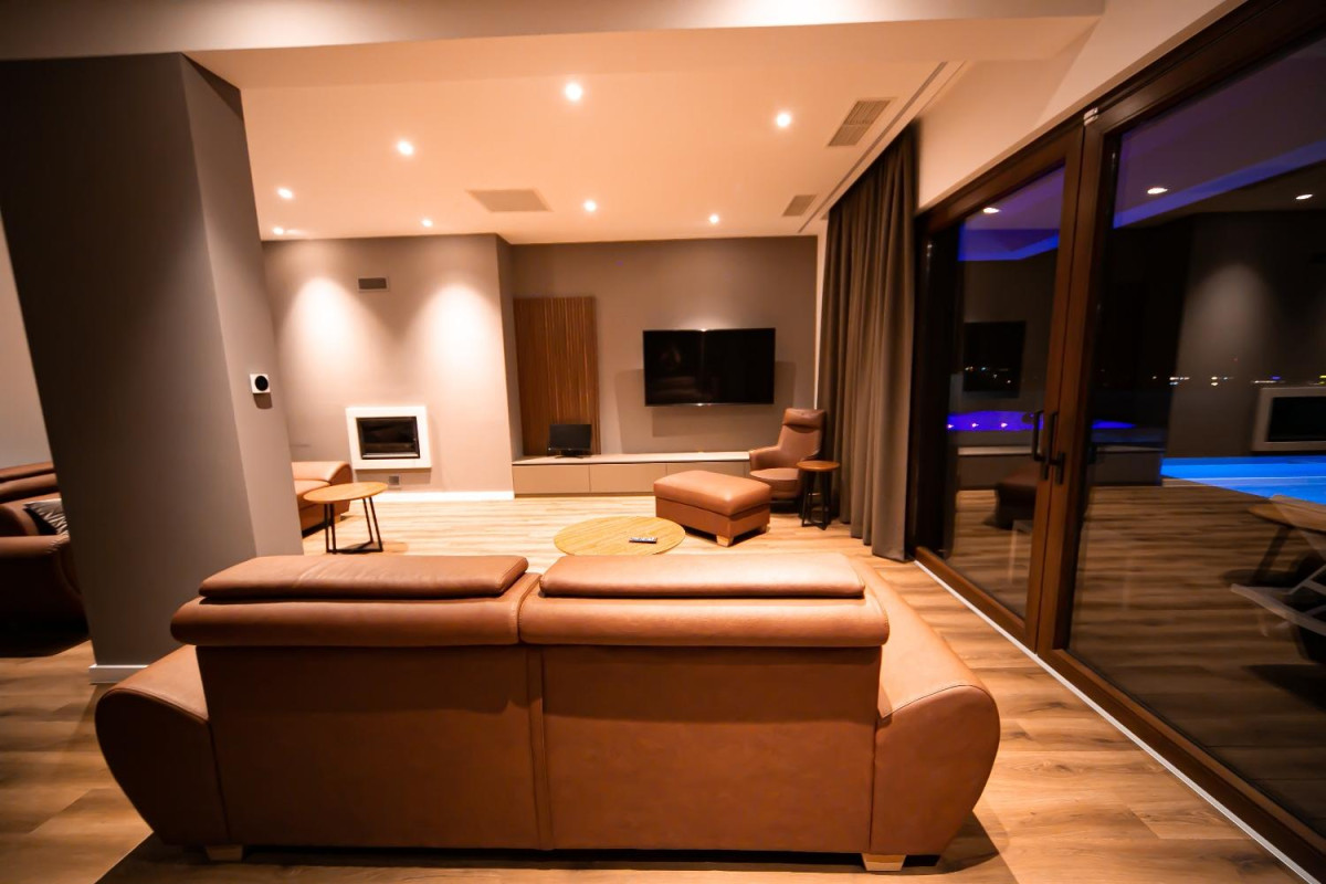 Villa Estate