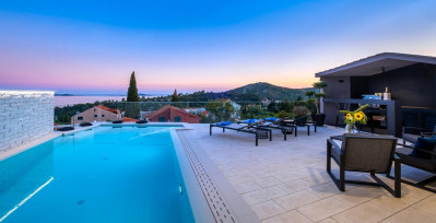 Villa Mative